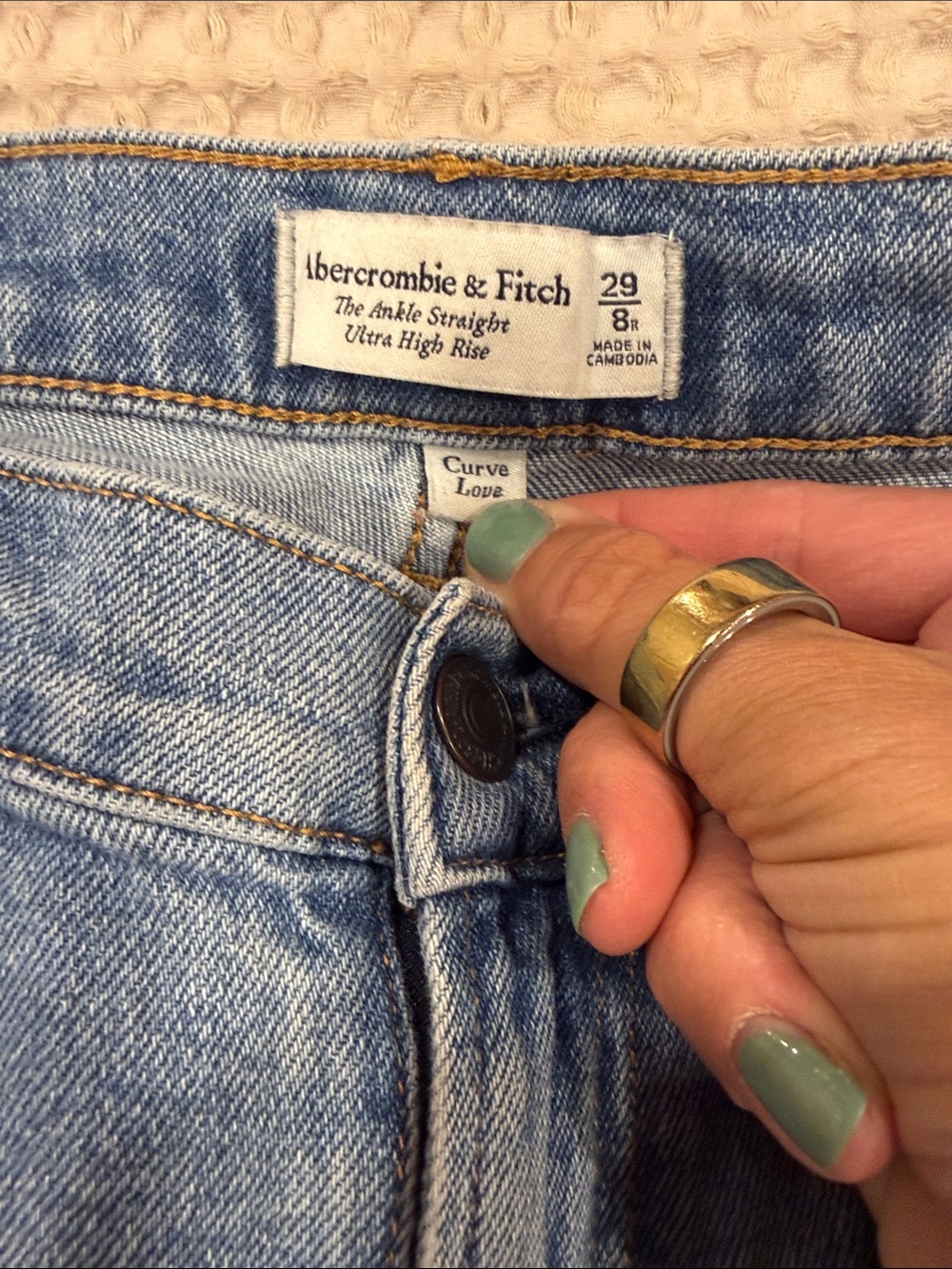 Abercrombie & Fitch Faded Light Blue High-Rise Jeans - Picture 3 of 6